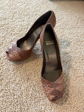 Stuart Weitzman Brown Croc-Embossed Peep-Toe Pumps